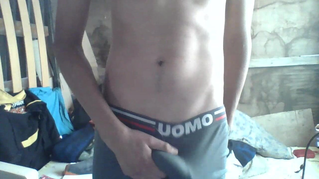 ここでミルクがこぼれるのを待ってる