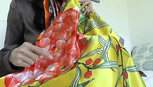 Permainan syal satin yang seru! Lady Victoria Valente