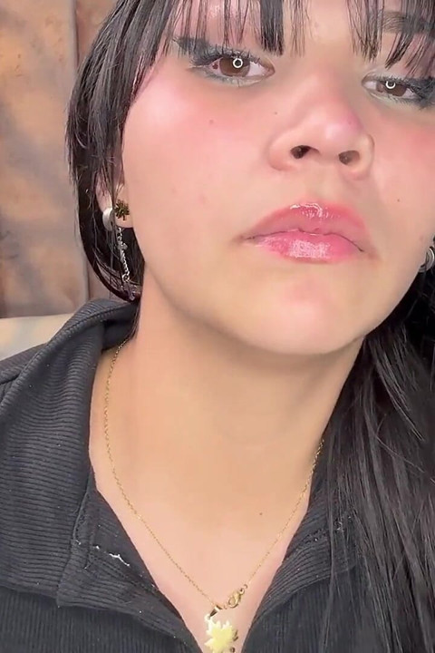 I Put Gloss on My Lips