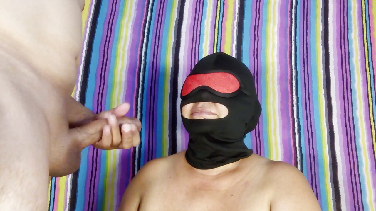 Isso é tão bom, chupar meu pau.