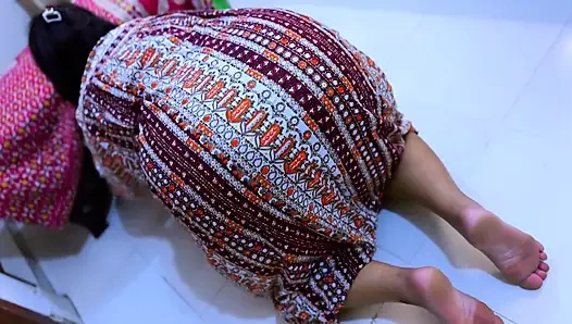 Ibu tiri mesir yang cantik terjebak di dalam meja sekarang dia ingin seks anal kasar dariku!