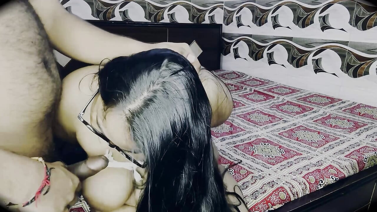 Istri Menolak Lalu Suami Menindih dan Menumpahkan ke Mulut Video Hindi