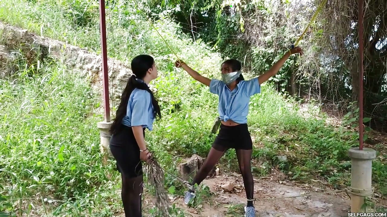 Maria và kẻ bắt nạt tuổi teen độc ác!