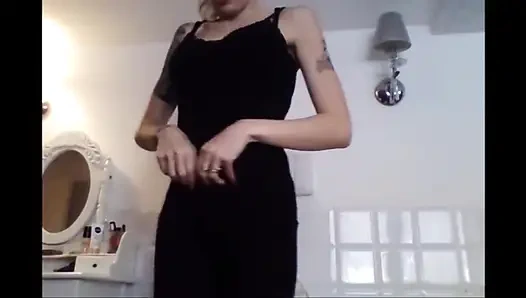 Sigara fetişi! Tuvalette sigaralarla kendimi nasıl rahatlatdığımı görün