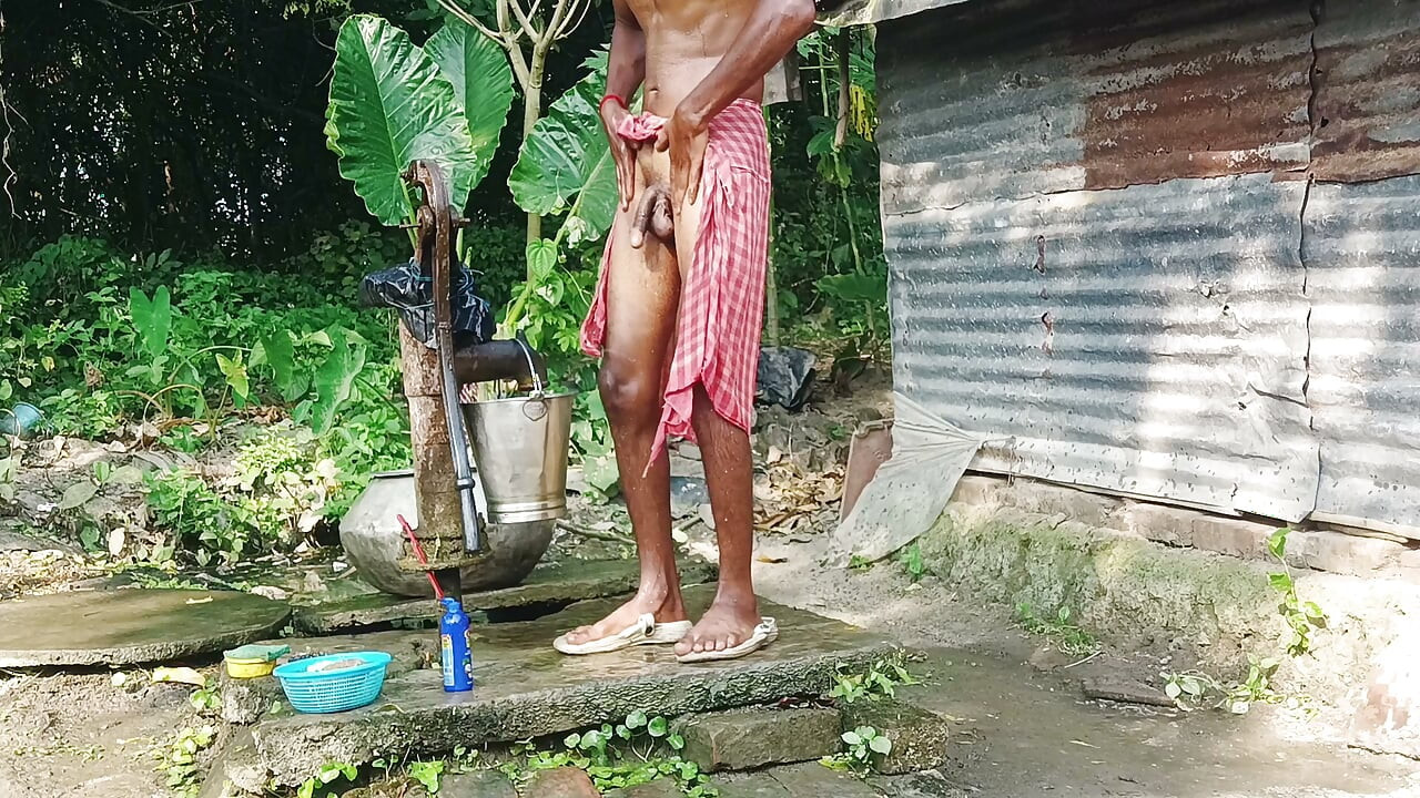 Tha guy is to hot love this style bath