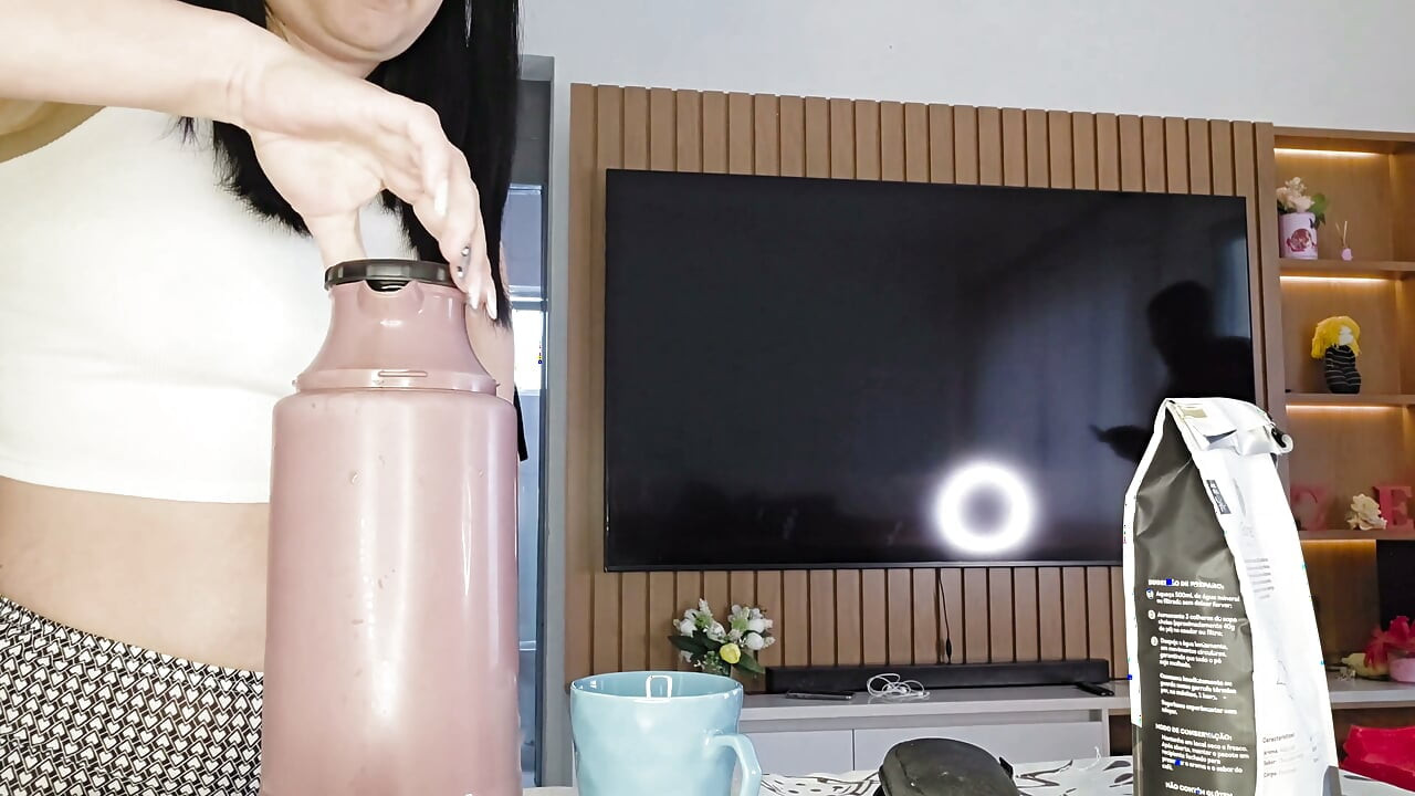Hot Wife Seduces Delivery Guy While Husband Watches Everything