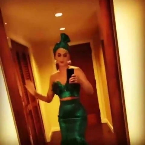 Katy Perry sexy selfie