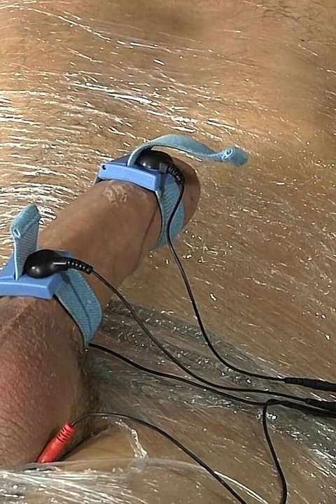 Leo Kenzie tarafından mumyalanıyor