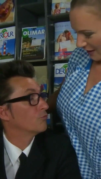 Powerful moment from "Hamburger Putzfrau im Reisebuero zum sex benutzt"