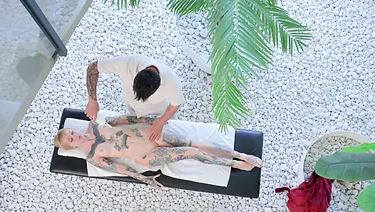 Massage Appointment Turns Into Hot Fuck