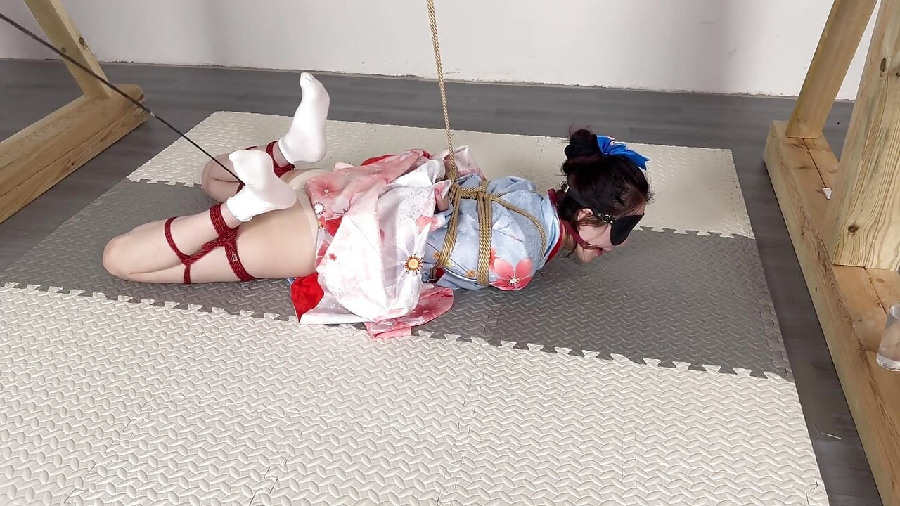 Versiunea culminant a purtând un kimono într-o zi însorită