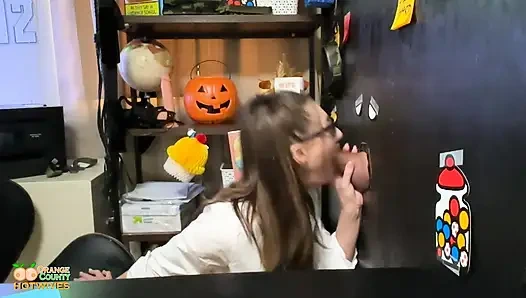 163 ochw whitney oc sekreter duvar deliği