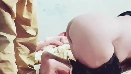 Pamela Flores - doggystyle grandi tette oscillano (scena di sesso)