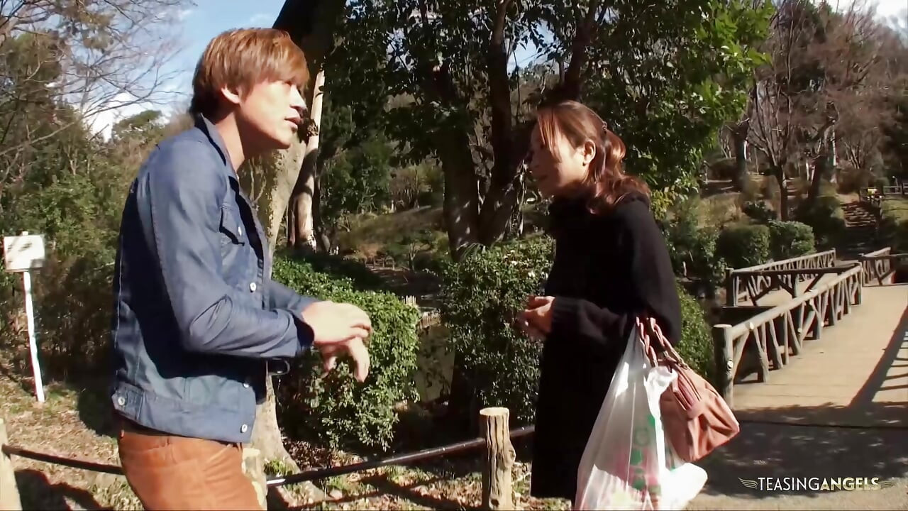 オーディションは、私がセックスしたいと思った豊かなアジア系の母親が強い性的欲求を持つスリーサムに変わります
