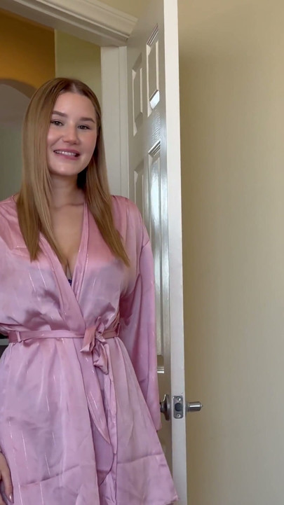 Gorąca blondynka rosyjska laska dostaje jej cipkę fucked przez Hung Teacher