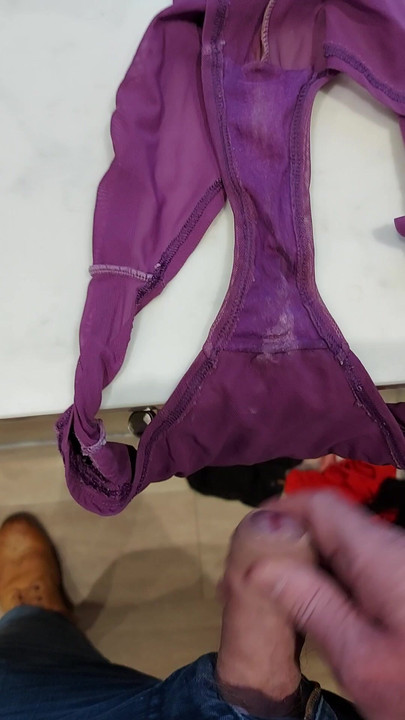 Quick cum on wifes purple panties