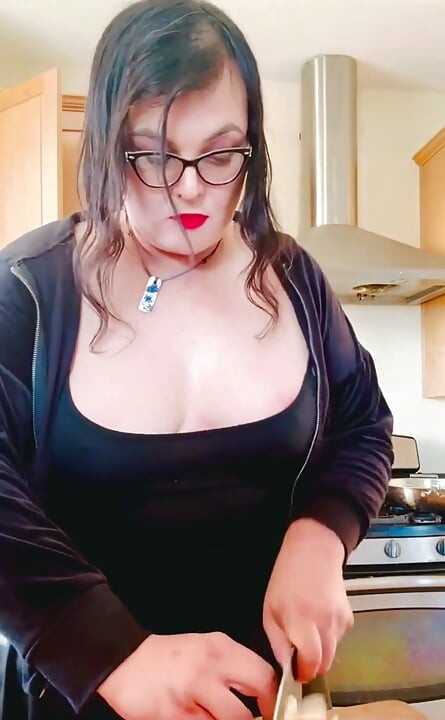 Topless Trans Bimbo MILF Makes Chow Mein