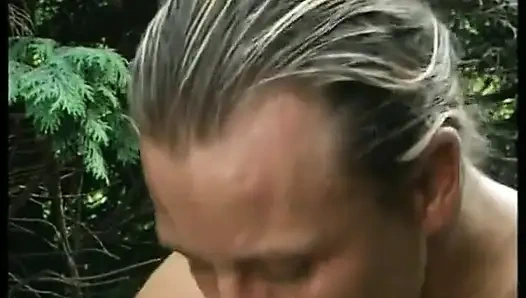 Aksi nakal pasangan nakal ini di hutan dan kami ngentot habis-habisan!