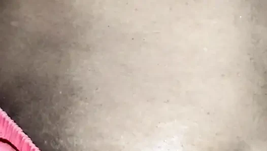 Komşum sıkı amcığımı sikiyor