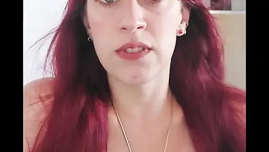 Shyyfxx ateşli üvey kız kardeşin seni küçük düşürüyor ve seni kesiyor çabucak üvey erkek kardeşin geliyor! Rolepla
