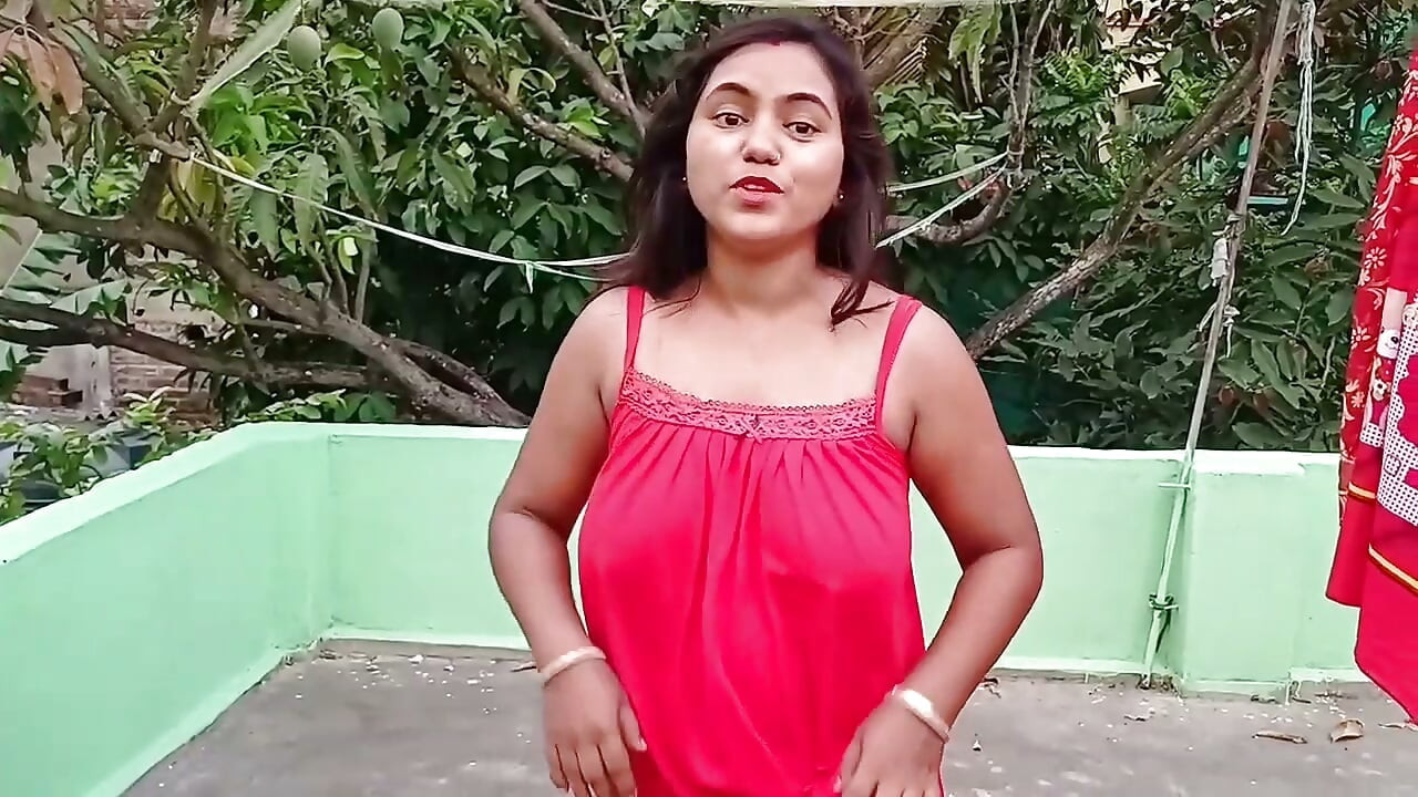 went to Chachi room because her husband went outside and we share single bed fuck her Full Hindi Viral Video