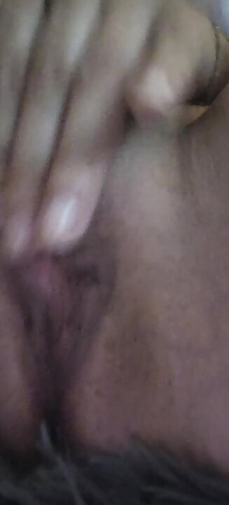 Evde yalnız orta yaşlı seksi kadın