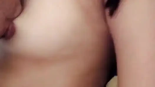 Video seks anal pertamaku, aku harap kamu nggak keberatan kalau aku kelihatan lebih muda