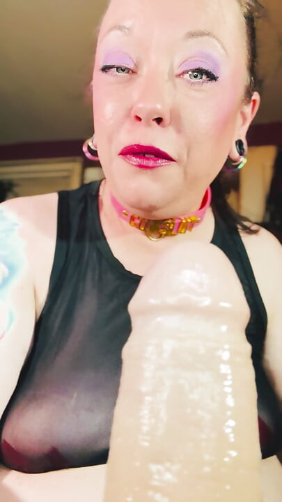 New Latex Gloves! Tina Snua Wanks A Dildo Just How Daddy Likes His Cock Stroked!