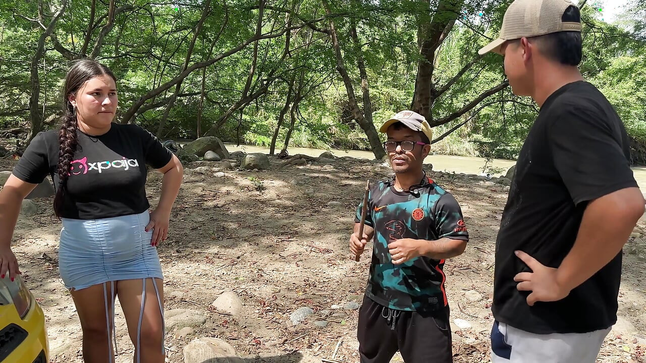 I Help Fat Latina to Get Stranded in the Middle of Nowhere in Exchange for a Hard Fuck in Her Car.