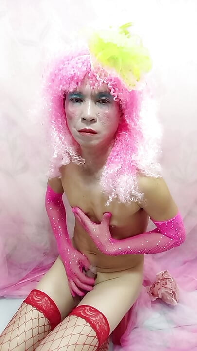 Oanh Le transgender i sexiga kläder