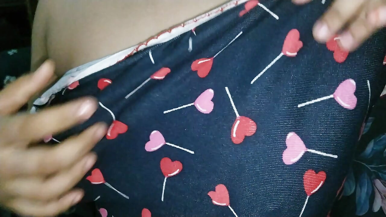 cute teen age girl pink pussy..