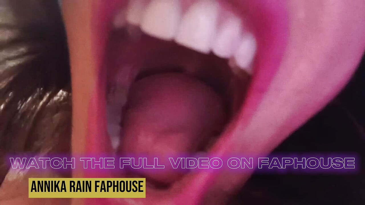 Cura u prozirnim najlonkama, PAWG