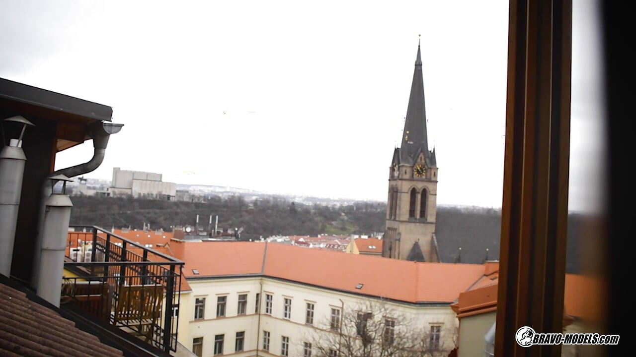 אדל יוניקורן - תוכן קוספליי VR מאחורי הקלעים