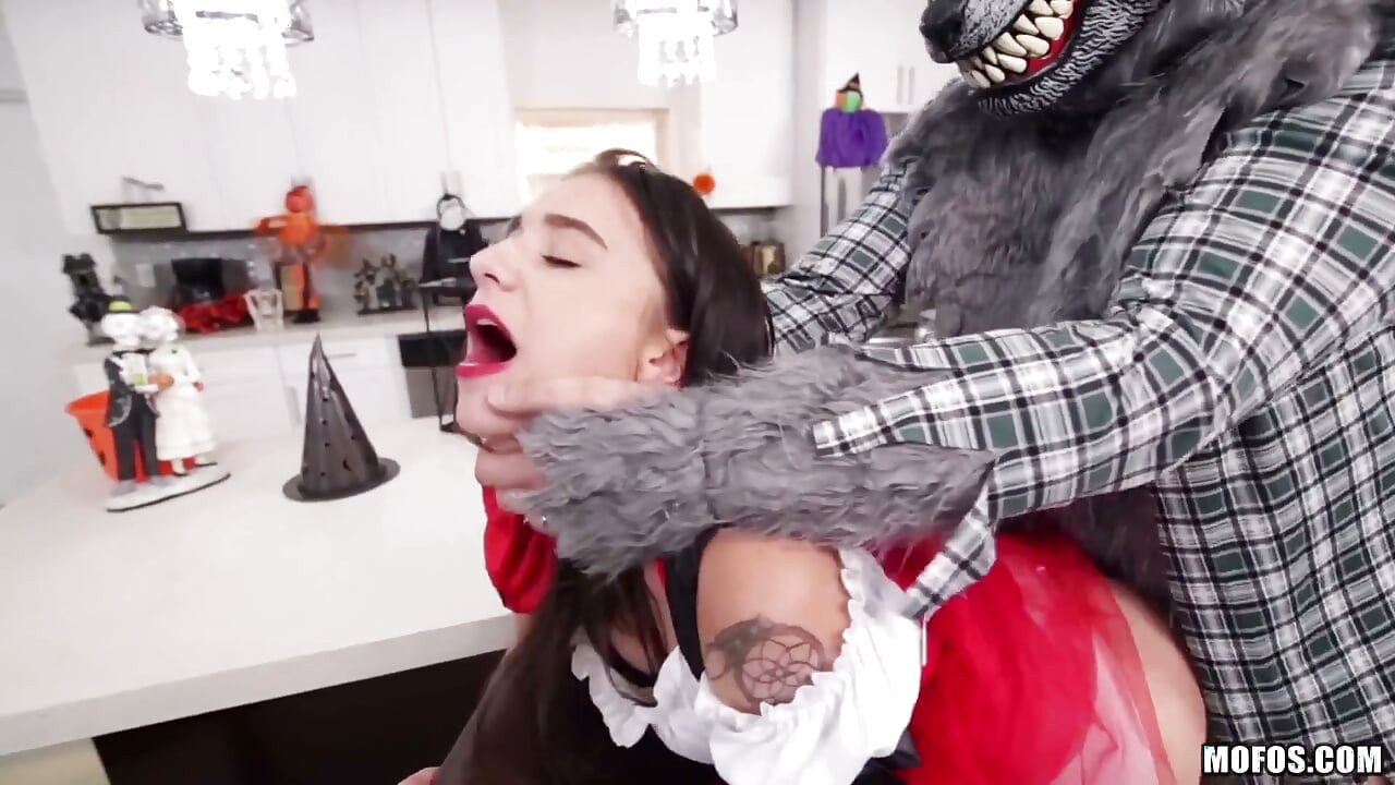 Dont Break Me - Kharlie Stone Has Plans to Hit up a Halloween Party, but After She Catches Sight of Her Neighbor's Big Cock