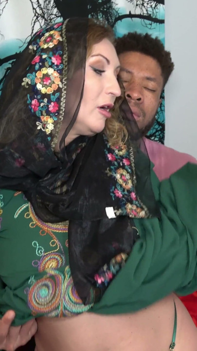 Busty Arab Hijabi Stepmom Fucked by BBC Stepson