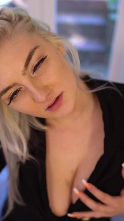 Krystal fox - aku mau bujuk kamu dong?