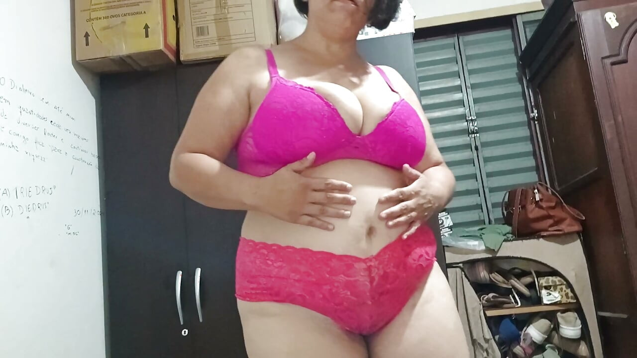 그는 마리오를 배신하고 가족 친구와 바람을 피웠다