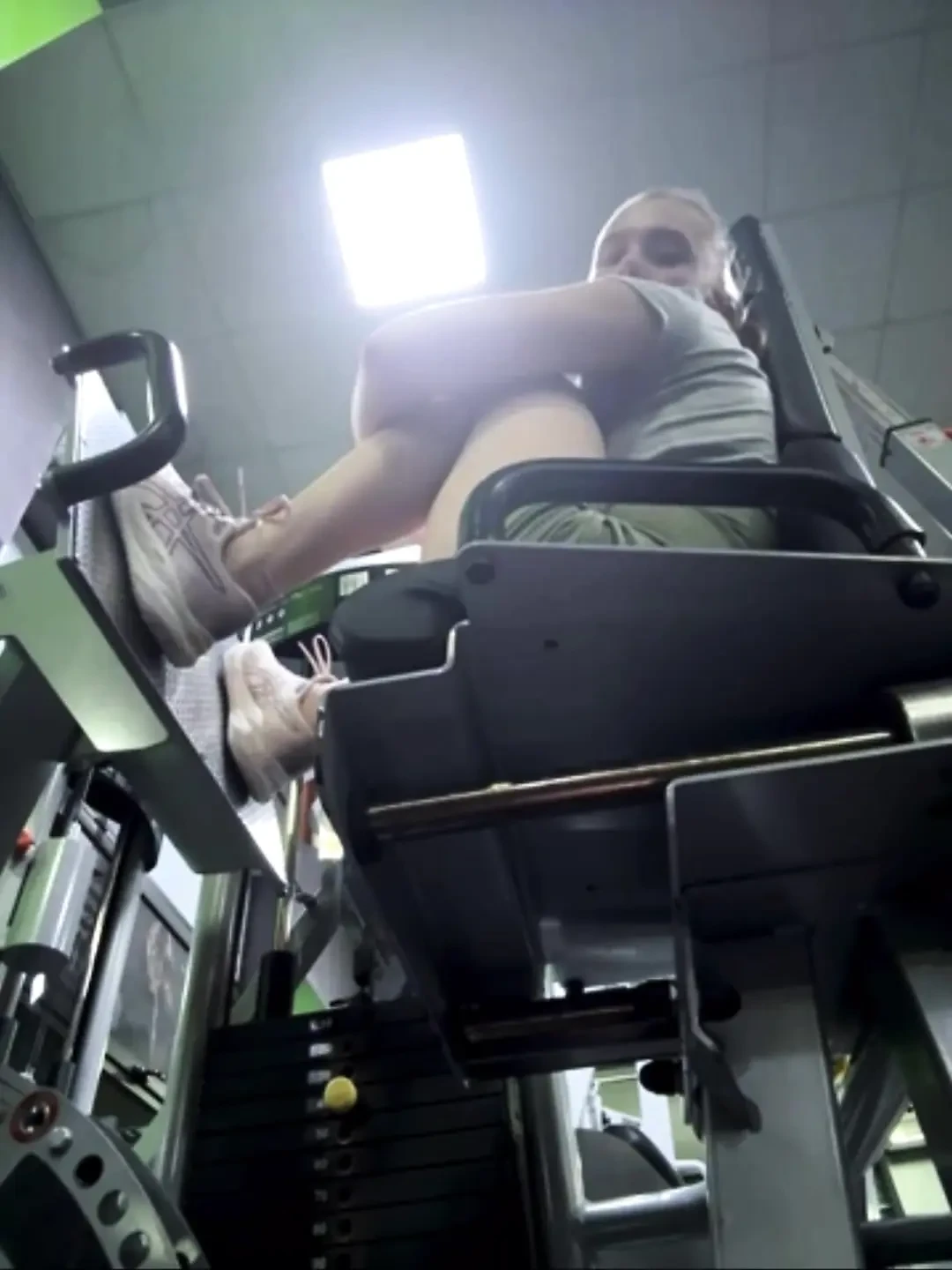 Bbw girl training in the gym