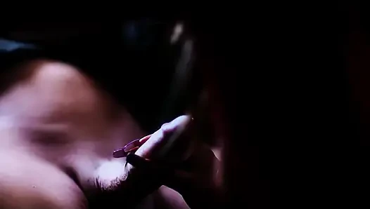 Carla Cox и Holly D развлекаются с резиной