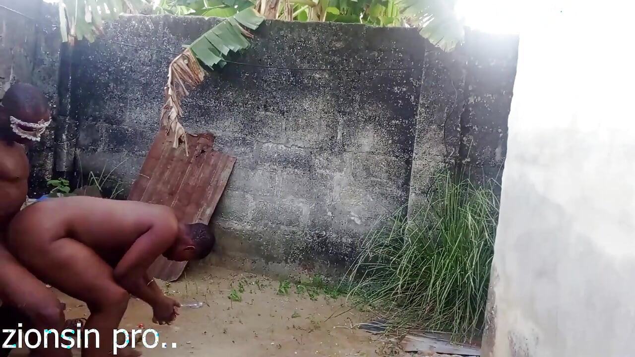 Caught Fucking Big Ass Step Sister in the Backyard Because Mon Will Come in From the Main Door