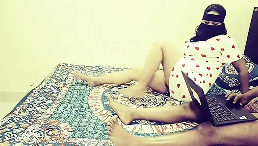 Adik tiri berbagi ranjang sama kakak laki-laki india di rumah