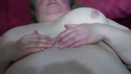 Quel beau clitoris est grand-mère