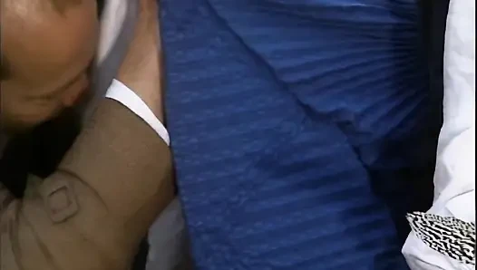 Горячего и молодого мужика отшпилил городской мужик