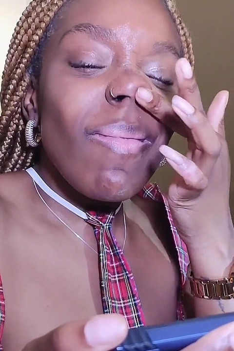 Fetish Ebony Bug Nose Picking Nostrils Snots Lick Them