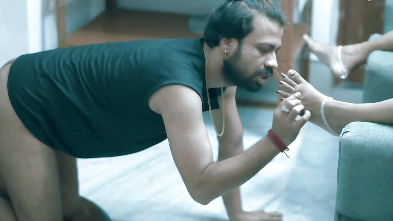 Raat ke samye biwi samjh kar soteli maa ko hi chod diya