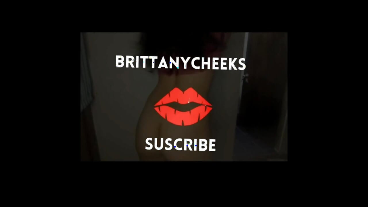 這是我的工作，我和你在一起很享受 - 脫衣舞娘誘惑你滿屋子