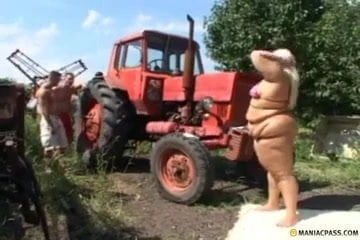 Debeloj treba dva kurca što pre