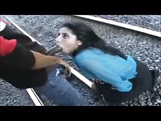 可怜的印度女孩Depthroat被使用