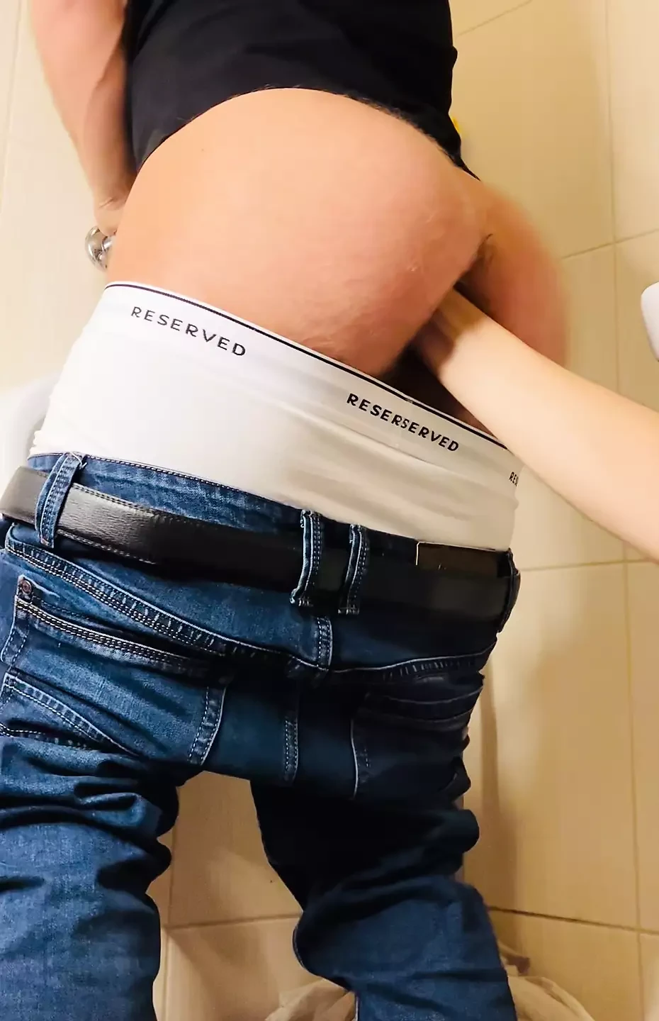 PUBLIC TOILET CLOSET FIST COLLEAGUE MY BIG HAIRY ASS MAL KURZ