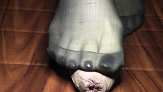 opening of the foreskin with the feet